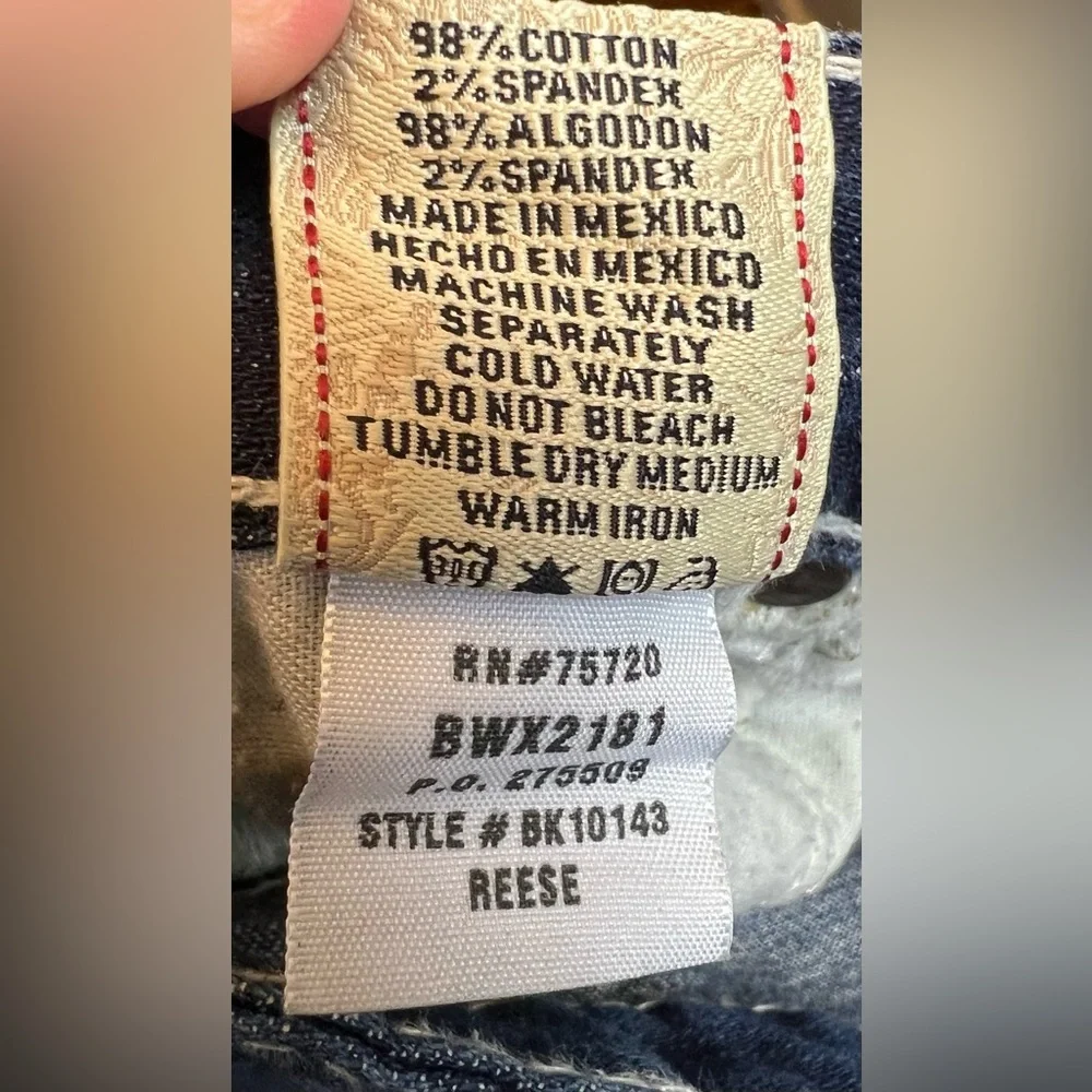 BKE Denim Reese Stretch Siz 28 Capri Cropped Short Thick Stitching Western Bling